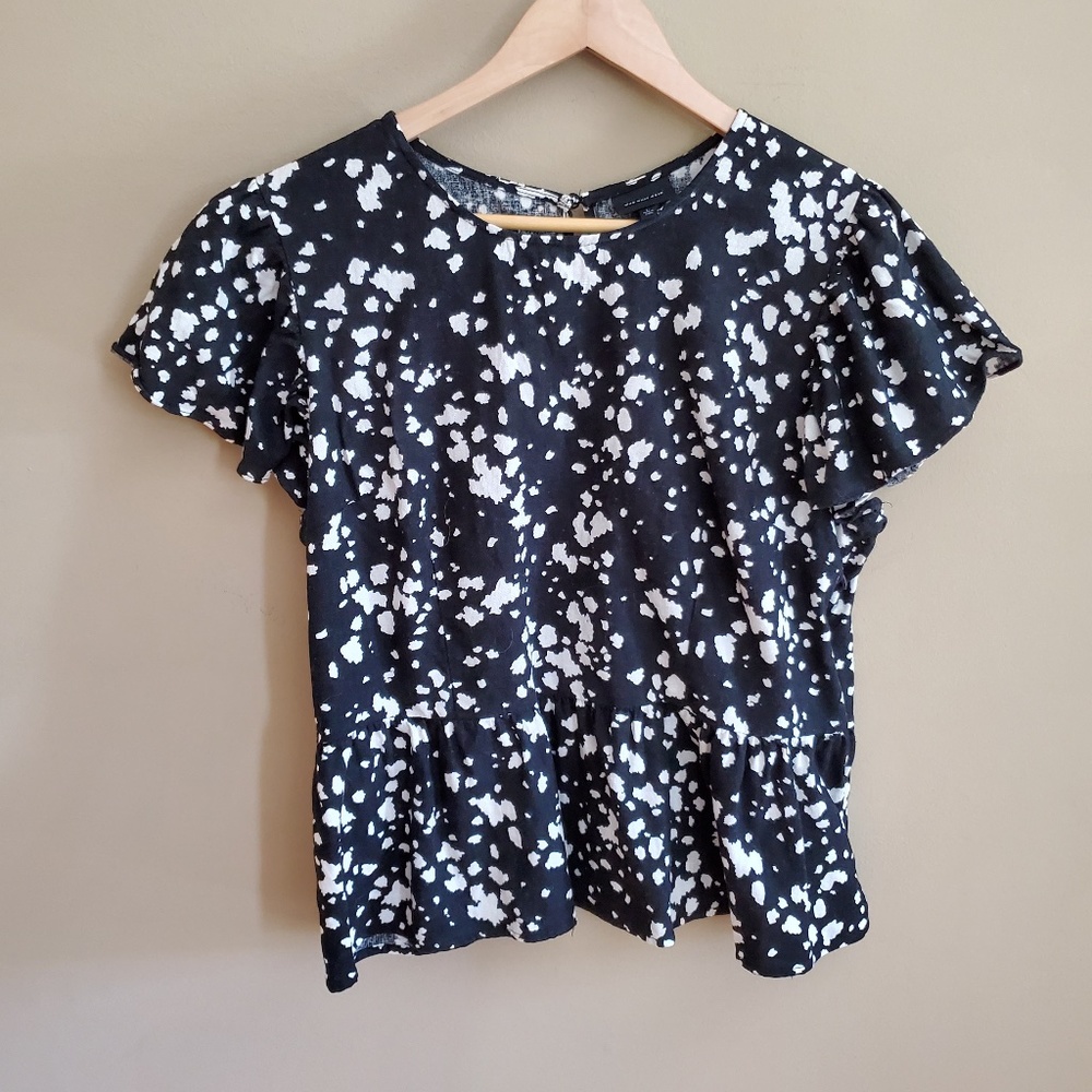Who What Wear Peplum spotted top sz L